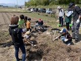 親子体験事業：カブトムシを育てよう（幼虫採取）